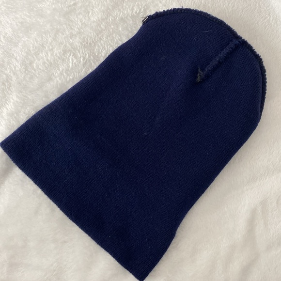 Navy beanie - Picture 8 of 10